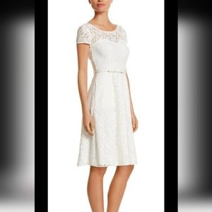 White House Black Market sz 4